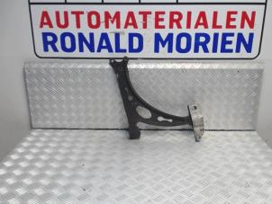 Used Front wishbone, left Seat Altea (5P1) 2.0 TDI 16V Price € 45,00 Margin scheme offered by Automaterialen Ronald Morien B.V.