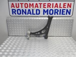 Usagé Bras de suspension avant droit Seat Altea (5P1) 2.0 TDI 16V Prix € 45,00 Règlement à la marge proposé par Automaterialen Ronald Morien B.V.