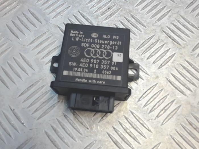 Usagé Ordinateur éclairage Audi A8 (D3) 3.0 TDI V6 24V Quattro Prix € 35,00 Règlement à la marge proposé par Automaterialen Ronald Morien B.V.