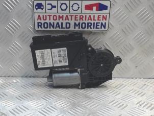 Used Door window motor Audi A8 (D3) 3.0 TDI V6 24V Quattro Price € 35,00 Margin scheme offered by Automaterialen Ronald Morien B.V.