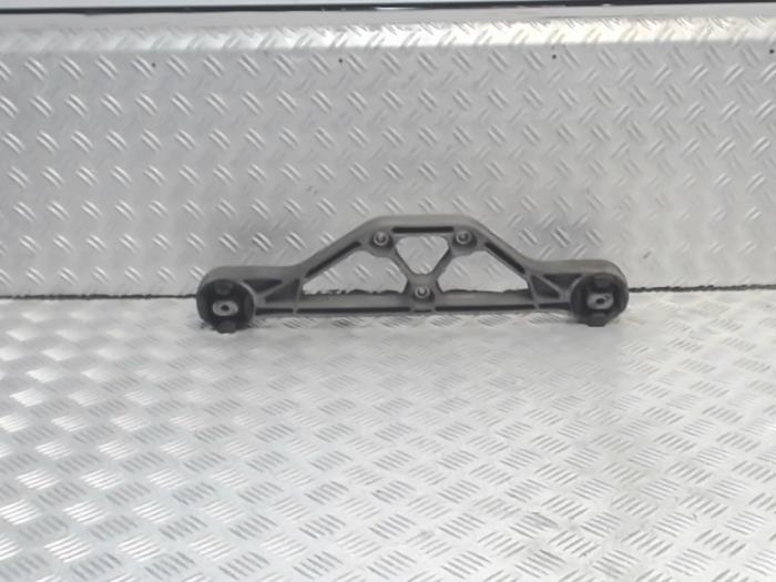 Używane Belka tylna Audi A8 (D3) 3.0 TDI V6 24V Quattro Cena € 45,00 Procedura marży oferowane przez Automaterialen Ronald Morien B.V.