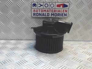 Używane Silnik wentylatora nagrzewnicy Peugeot 206 (2A/C/H/J/S) 1.4 XR,XS,XT,Gentry Cena € 35,00 Procedura marży oferowane przez Automaterialen Ronald Morien B.V.