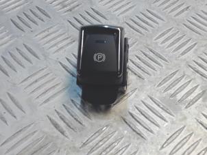 Used Parking brake switch Nissan Qashqai (J11) 1.6 dCi Price € 50,00 Margin scheme offered by Automaterialen Ronald Morien B.V.