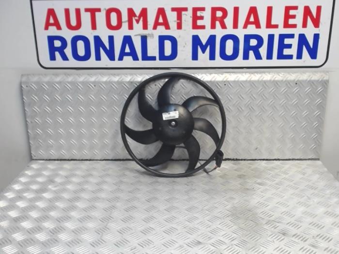 Używane Wentylator Nissan NV 200 (M20M) Cena € 79,00 Procedura marży oferowane przez Automaterialen Ronald Morien B.V.