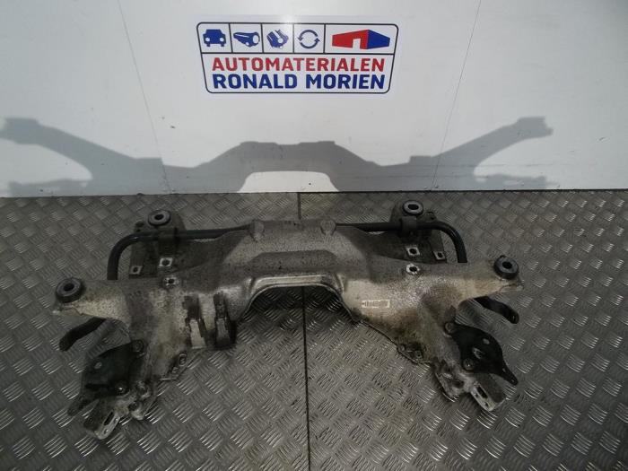 Subframe from a Peugeot 407 SW (6E) 2.0 HDiF 16V 2007