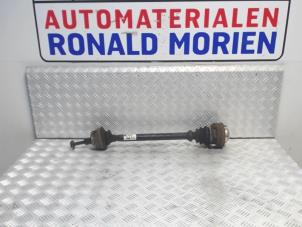 Gebrauchte Antriebswelle rechts hinten Audi A4 Avant Quattro (B6) 3.0 V6 30V Preis € 49,00 Margenregelung angeboten von Automaterialen Ronald Morien B.V.