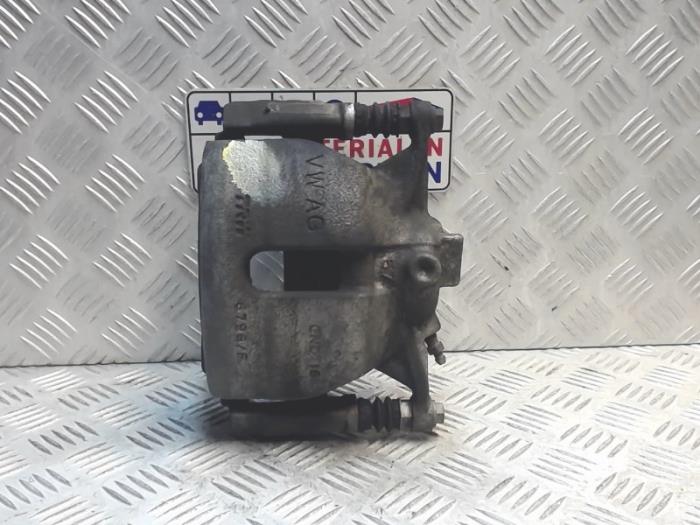 Gebrauchte Bremszange links vorne Audi A3 Sportback (8VA/8VF) 2.0 TFSI Ultra 16V Preis € 25,00 Margenregelung angeboten von Automaterialen Ronald Morien B.V.