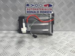 Usados Elemento de calefacción calefactor Ford Transit Precio € 65,00 Norma de margen ofrecido por Automaterialen Ronald Morien B.V.
