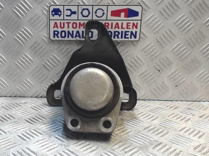 Gebrauchte Motorlager Ford Mondeo III Wagon 2.0 16V Preis € 49,00 Margenregelung angeboten von Automaterialen Ronald Morien B.V.