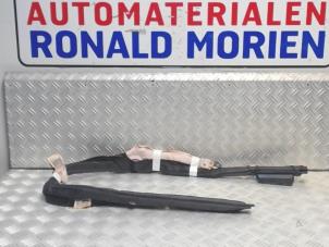 Usagé Airbag plafond droite Ford B-Max Prix € 125,00 Règlement à la marge proposé par Automaterialen Ronald Morien B.V.