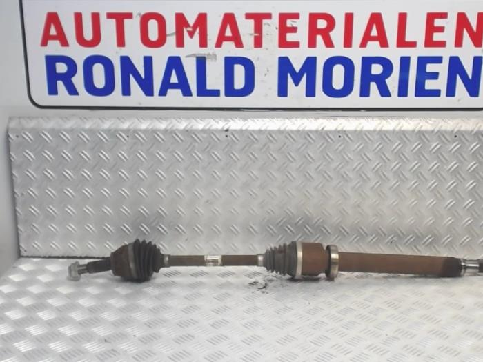 Gebrauchte Antriebswelle rechts vorne Ford B-Max (JK8) 1.4 16V Preis € 75,00 Margenregelung angeboten von Automaterialen Ronald Morien B.V.