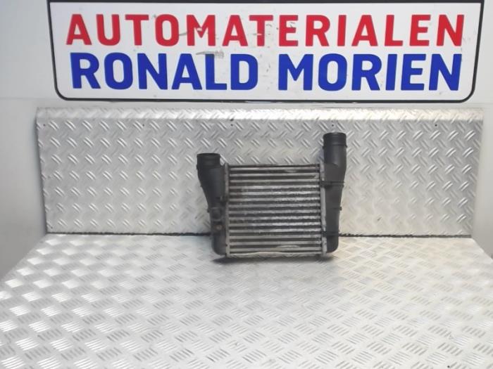 Usados Intercooler Audi A4 (B7) 1.9 TDI Precio € 65,00 Norma de margen ofrecido por Automaterialen Ronald Morien B.V.