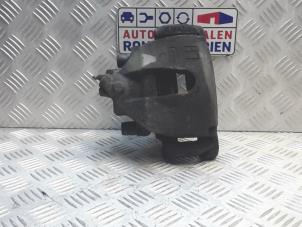 Begagnade Främre bromsok, vänster Ford C-Max (DXA) 1.6 TDCi 16V Pris € 19,00 Marginaltabell erbjuds av Automaterialen Ronald Morien B.V.