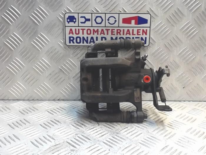 Gebrauchte Bremszange links hinten Opel Mokka/Mokka X 1.4 Turbo 16V 4x2 Preis € 45,00 Margenregelung angeboten von Automaterialen Ronald Morien B.V.