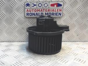 Gebrauchte Heizung Belüftungsmotor Kia Rio II (DE) 1.4 16V Preis € 49,00 Margenregelung angeboten von Automaterialen Ronald Morien B.V.