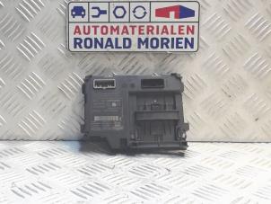 Używane Czytnik kart (zamek) Renault Captur (2R) Cena € 75,00 Procedura marży oferowane przez Automaterialen Ronald Morien B.V.