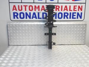 Gebrauchte Stoßdämpferstrebe rechts vorne Renault Captur (2R) Preis € 85,00 Margenregelung angeboten von Automaterialen Ronald Morien B.V.
