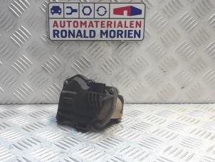 Używane Przepustnica gazów wydechowych Renault Captur (2R) Cena € 75,00 Procedura marży oferowane przez Automaterialen Ronald Morien B.V.