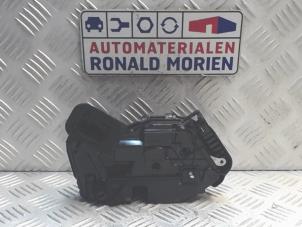 Usagé Serrure portière mécanique 4portes arrière gauche Volkswagen Passat Prix € 39,00 Règlement à la marge proposé par Automaterialen Ronald Morien B.V.