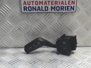 Usados Interruptor de indicador de dirección Ford Fiesta Precio € 19,00 Norma de margen ofrecido por Automaterialen Ronald Morien B.V.