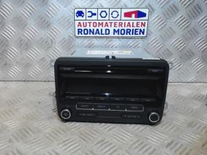 Usagé Radio/Lecteur CD Volkswagen Polo V (6R) Prix € 75,00 Règlement à la marge proposé par Automaterialen Ronald Morien B.V.