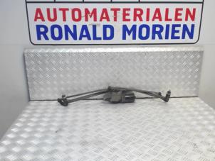 Used Wiper motor + mechanism Volkswagen Transporter/Caravelle T4 2.5 TDI Price € 29,00 Margin scheme offered by Automaterialen Ronald Morien B.V.