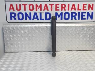 Gebrauchte Stoßdämpfer links hinten Renault Master IV (FV) 2.3 dCi 110 16V FWD Preis € 30,00 Margenregelung angeboten von Automaterialen Ronald Morien B.V.