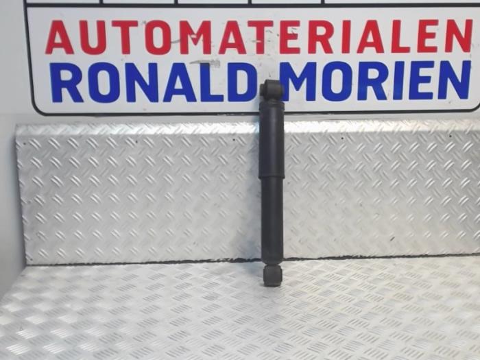 Amortyzator prawy tyl z Renault Master IV (FV) 2.3 dCi 110 16V FWD 2014