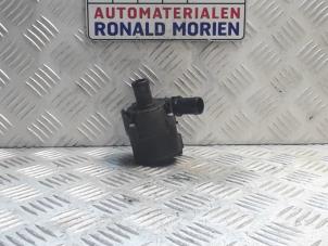 Used Additional water pump Nissan NV 400 (M9J) Price € 25,00 Margin scheme offered by Automaterialen Ronald Morien B.V.