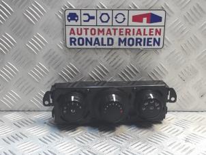 Usagé Panneau de commandes chauffage Mercedes Citan (415.6) Prix € 55,00 Règlement à la marge proposé par Automaterialen Ronald Morien B.V.