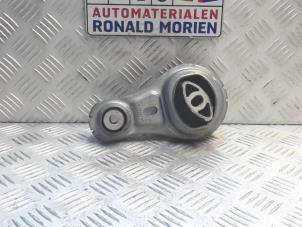 Used Engine mount Opel Movano Price € 25,00 Margin scheme offered by Automaterialen Ronald Morien B.V.