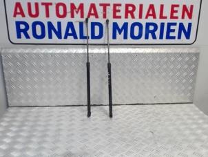 Used Set of tailgate gas struts Nissan Qashqai (J11) 1.6 dCi Price € 29,00 Margin scheme offered by Automaterialen Ronald Morien B.V.