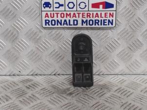 Used Electric window switch Renault Master IV (FV) 2.3 dCi 125 16V FWD Price € 10,00 Margin scheme offered by Automaterialen Ronald Morien B.V.