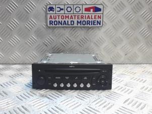 Used Radio CD player Peugeot 207/207+ (WA/WC/WM) 1.4 16V VTi Price € 50,00 Margin scheme offered by Automaterialen Ronald Morien B.V.