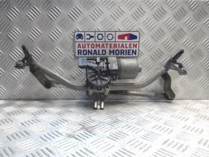 Gebrauchte Scheibenwischermotor + Mechanik Peugeot 207/207+ (WA/WC/WM) 1.4 16V VTi Preis € 39,00 Margenregelung angeboten von Automaterialen Ronald Morien B.V.