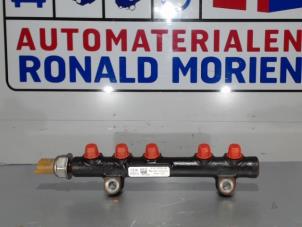 Używane Dystrybutor paliwa Ford Mondeo V 1.5 TDCi Cena € 35,00 Procedura marży oferowane przez Automaterialen Ronald Morien B.V.
