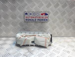 Used Knee airbag, left Peugeot 407 SW (6E) 2.0 HDiF 16V Price € 95,00 Margin scheme offered by Automaterialen Ronald Morien B.V.