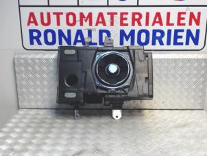 Used Subwoofer Landrover Range Rover Evoque (LVJ/LVS) 2.2 SD4 16V Price € 145,00 Margin scheme offered by Automaterialen Ronald Morien B.V.