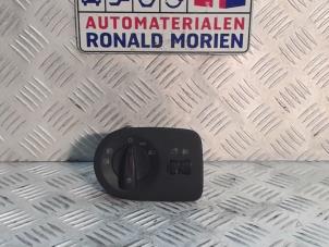 Used Light switch Seat Ibiza ST (6J8) 1.2 TDI Ecomotive Price € 20,00 Margin scheme offered by Automaterialen Ronald Morien B.V.