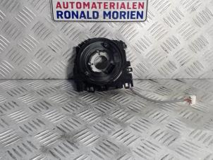 Usados Anillo de airbag Volkswagen Touran (5T1) 1.6 TDI SCR BlueMotion Technology Precio € 95,00 Norma de margen ofrecido por Automaterialen Ronald Morien B.V.