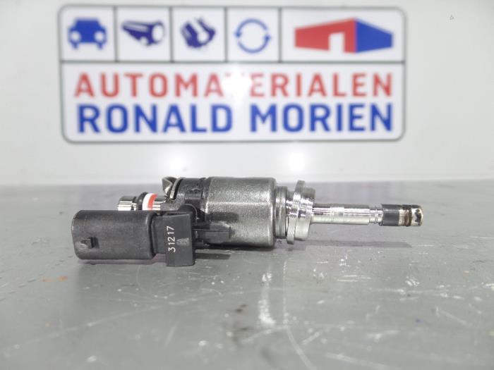 Injector (petrol injection) from a Volkswagen Golf VII (AUA) 1.5 TSI Evo BMT 16V 2018