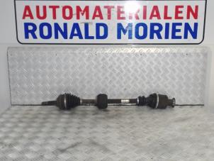 Used Front drive shaft, right Renault Clio II (BB/CB) 1.4 16V Price € 45,00 Margin scheme offered by Automaterialen Ronald Morien B.V.