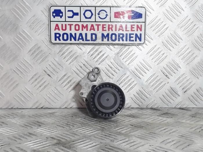 Usados Rodillo tensor correa múltiple Volkswagen Golf VII (AUA) 1.5 TSI Evo BMT 16V Precio € 14,99 Norma de margen ofrecido por Automaterialen Ronald Morien B.V.