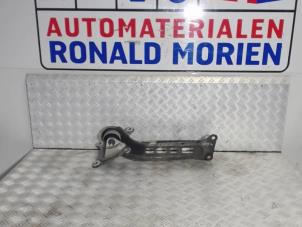 Usagé Bras de suspension arrière gauche Opel Insignia Grand Sport 1.6 CDTI 16V 136 Prix € 35,00 Règlement à la marge proposé par Automaterialen Ronald Morien B.V.