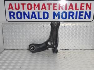 Usagé Bras de suspension avant gauche Volkswagen Polo V (6R) Prix € 19,00 Règlement à la marge proposé par Automaterialen Ronald Morien B.V.