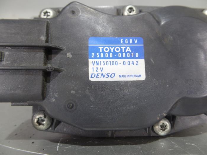 EGR valve from a Toyota Avensis (T27) 2.0 16V D-4D-F 2014