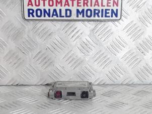 Usados Amplificador de antena Seat Arona (KJX) 1.0 TSI 12V Precio € 35,00 Norma de margen ofrecido por Automaterialen Ronald Morien B.V.