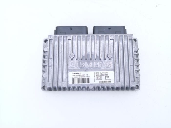 Used Automatic gearbox computer Peugeot 807 2.0 16V Price € 195,00 Margin scheme offered by Automaterialen Ronald Morien B.V.