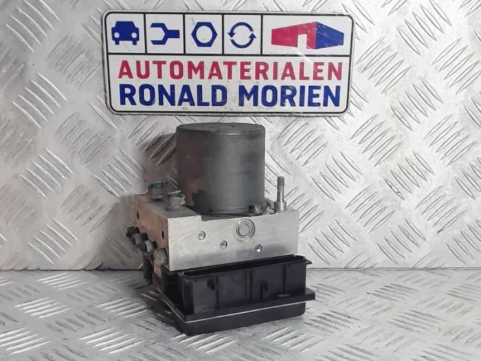 Begagnade ABS-pump Peugeot 807 2.0 16V Pris € 49,00 Marginaltabell erbjuds av Automaterialen Ronald Morien B.V.