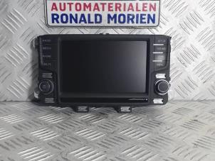 Używane Wyswietlacz jednostki multimedialnej Volkswagen Polo V (6R) Cena € 175,00 Procedura marży oferowane przez Automaterialen Ronald Morien B.V.
